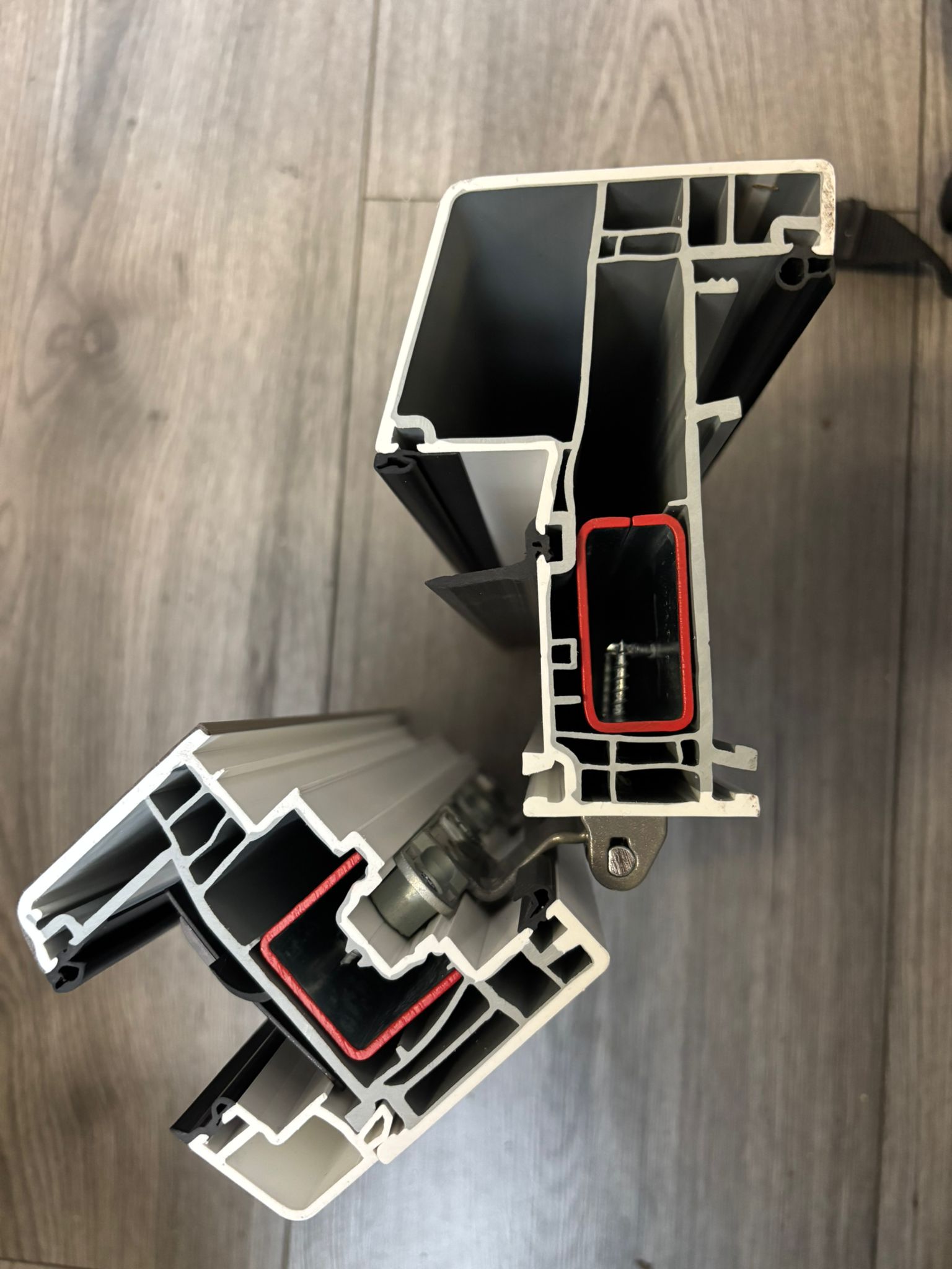 Constructie van een kozijn met profielopbouw