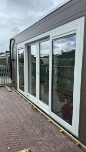 Schuifpui geplaatst in woning met strakke afwerking