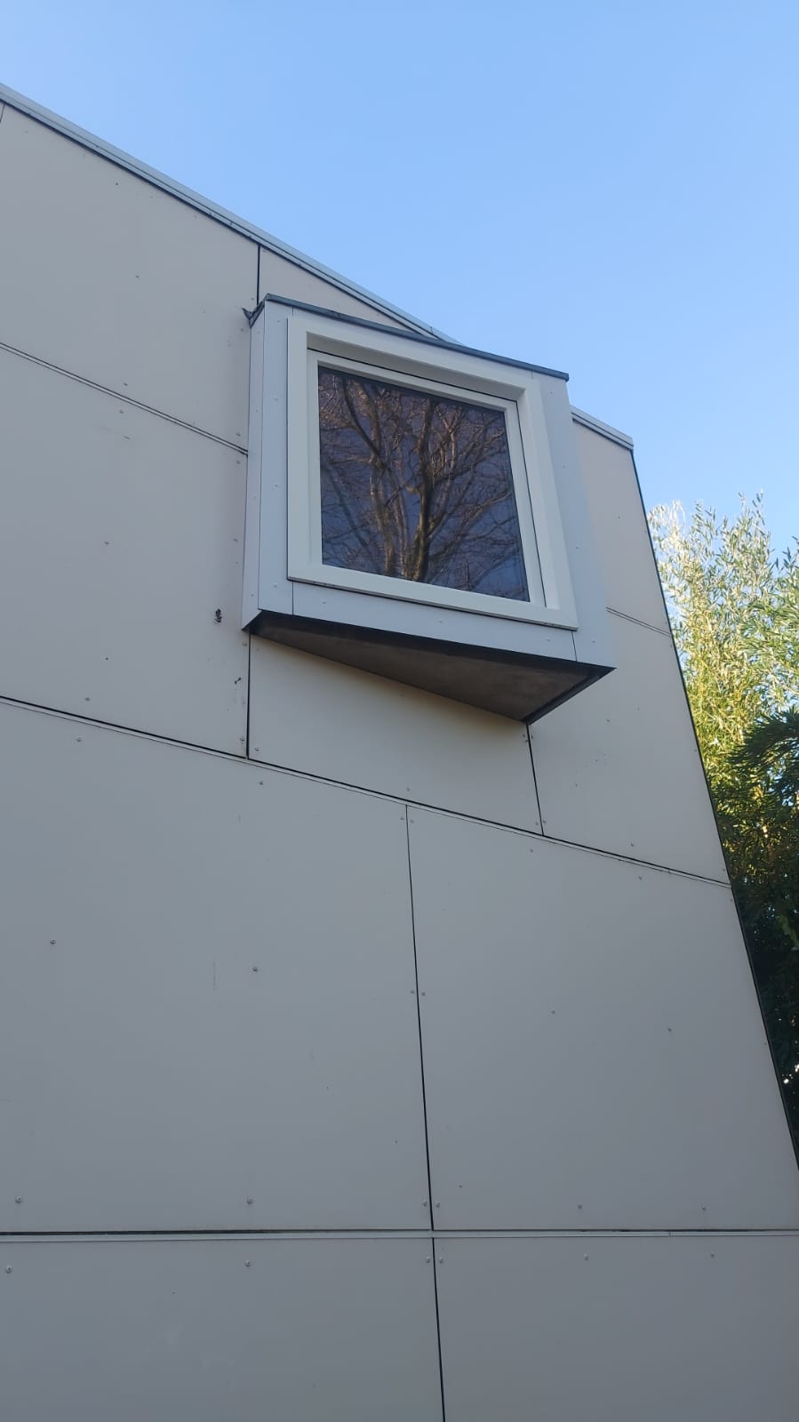 Trespa gevelbekelding over de gehele gevel geplaatst