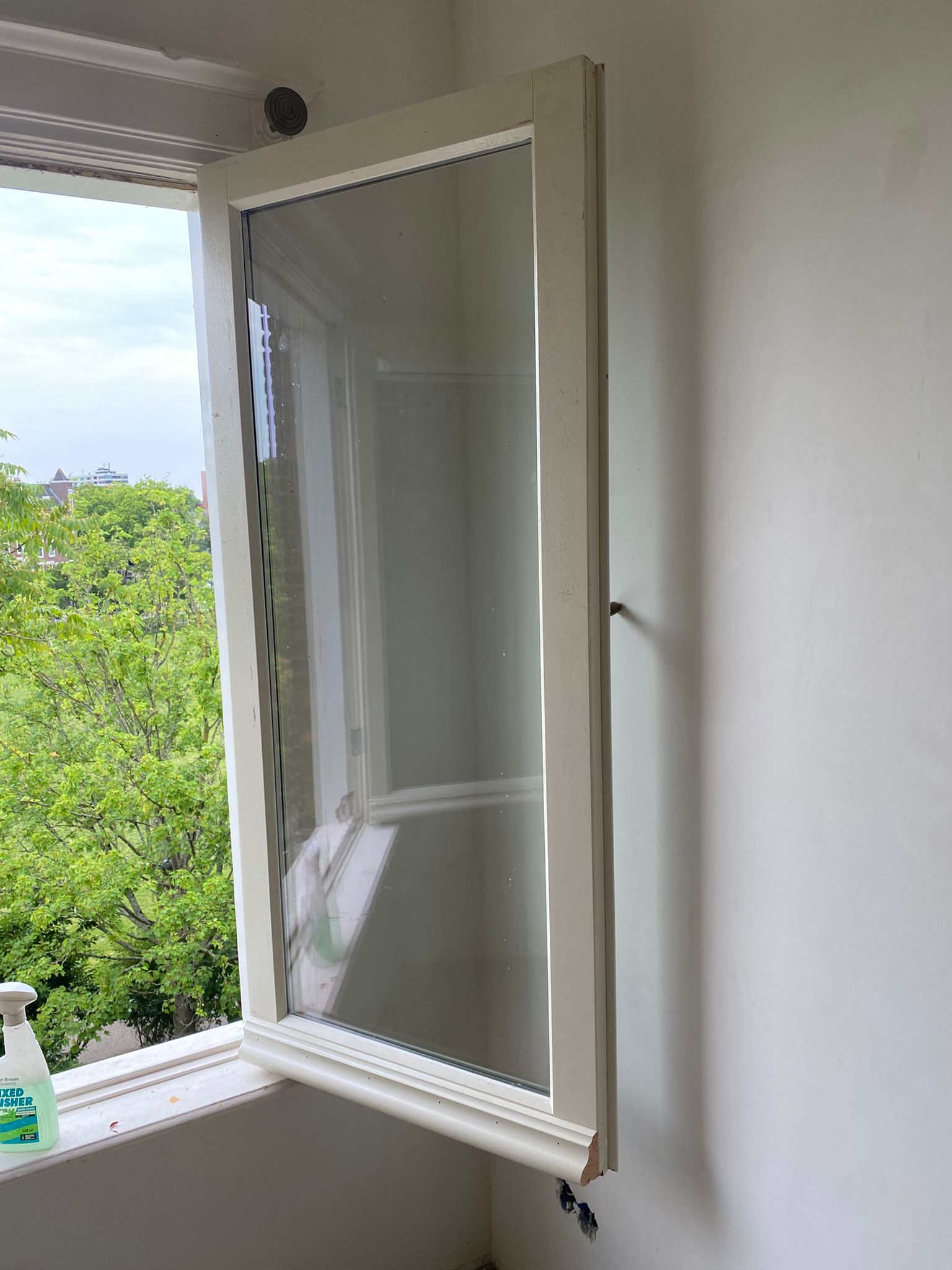 binnenzijde kozijnen velsen met nieuw kunststof kozijn en strakke afwerking dagkant