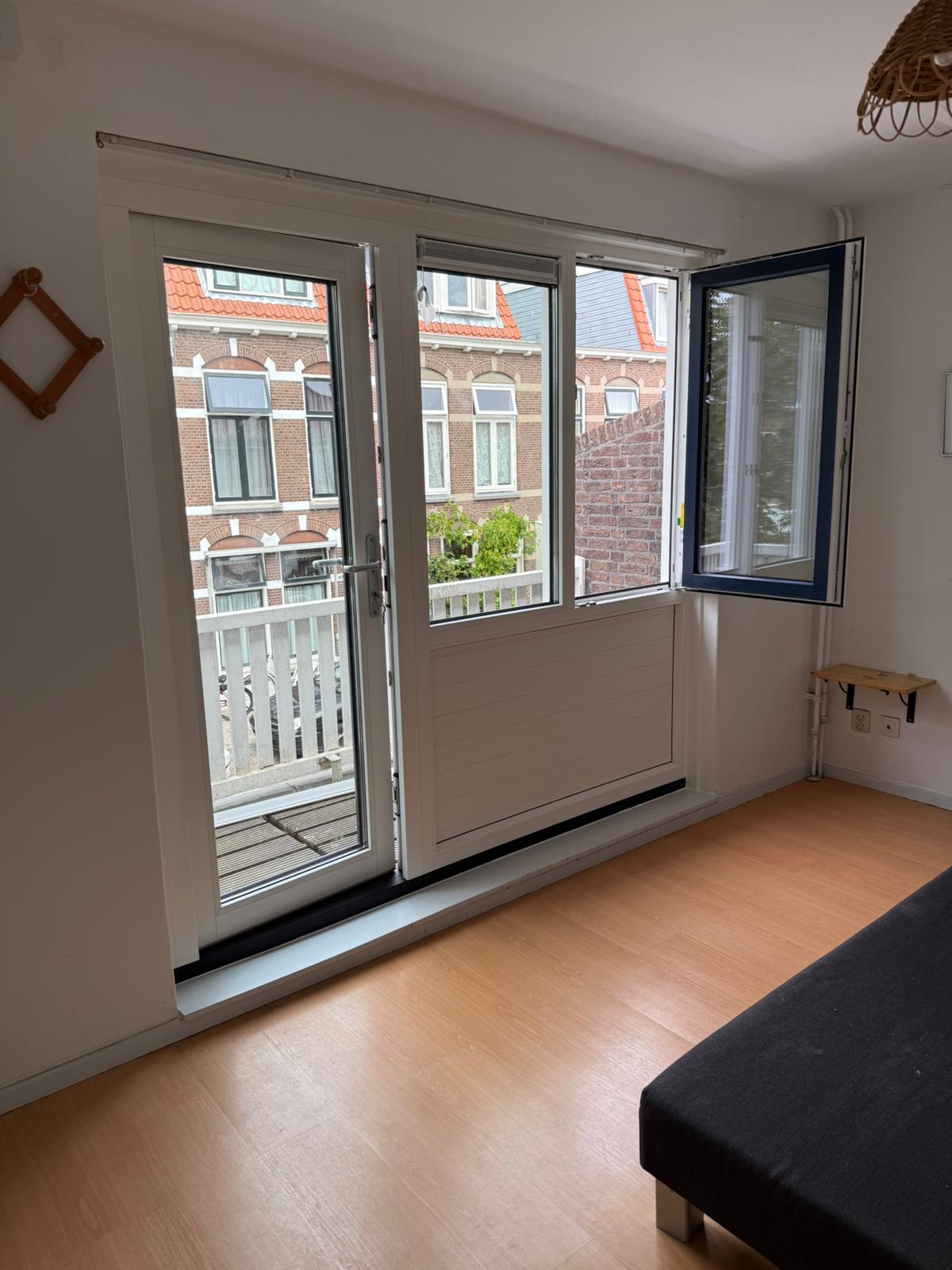 brandwerend kozijn Haarlem met groot glasvlak geplaatst in dakkapel