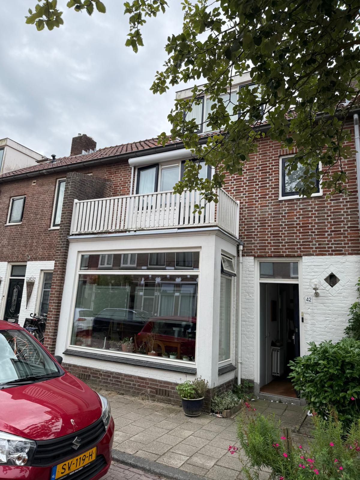 kunststof kozijnen velsen geplaatst in uitbouw met grote glaspartij en nieuwe kozijnconstructie