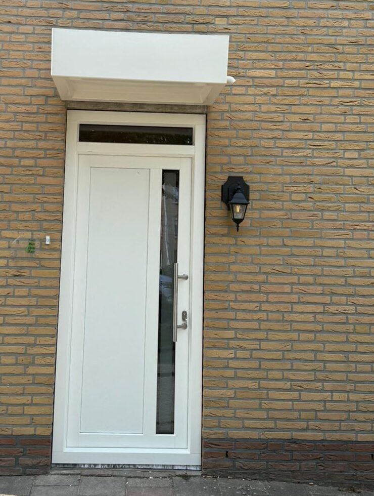 Isolerende kunststof deur Kozijnbase